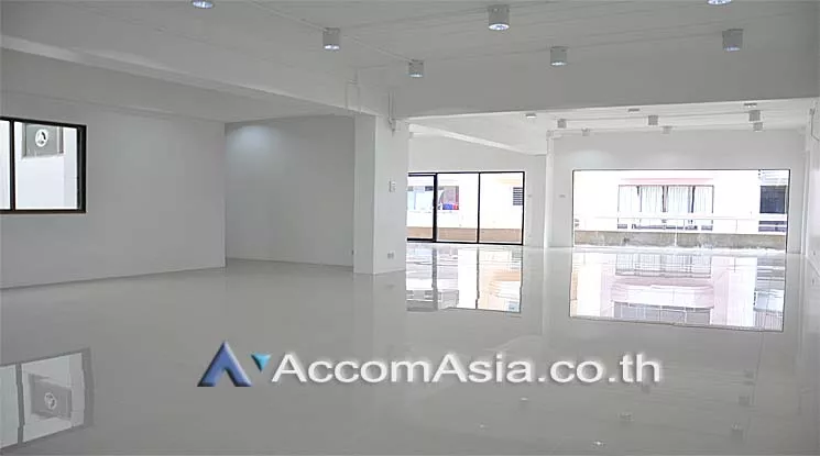 unit Office space For Rent in Sukhumvit, Bangkok  near BTS Phra khanong (AA13947)
